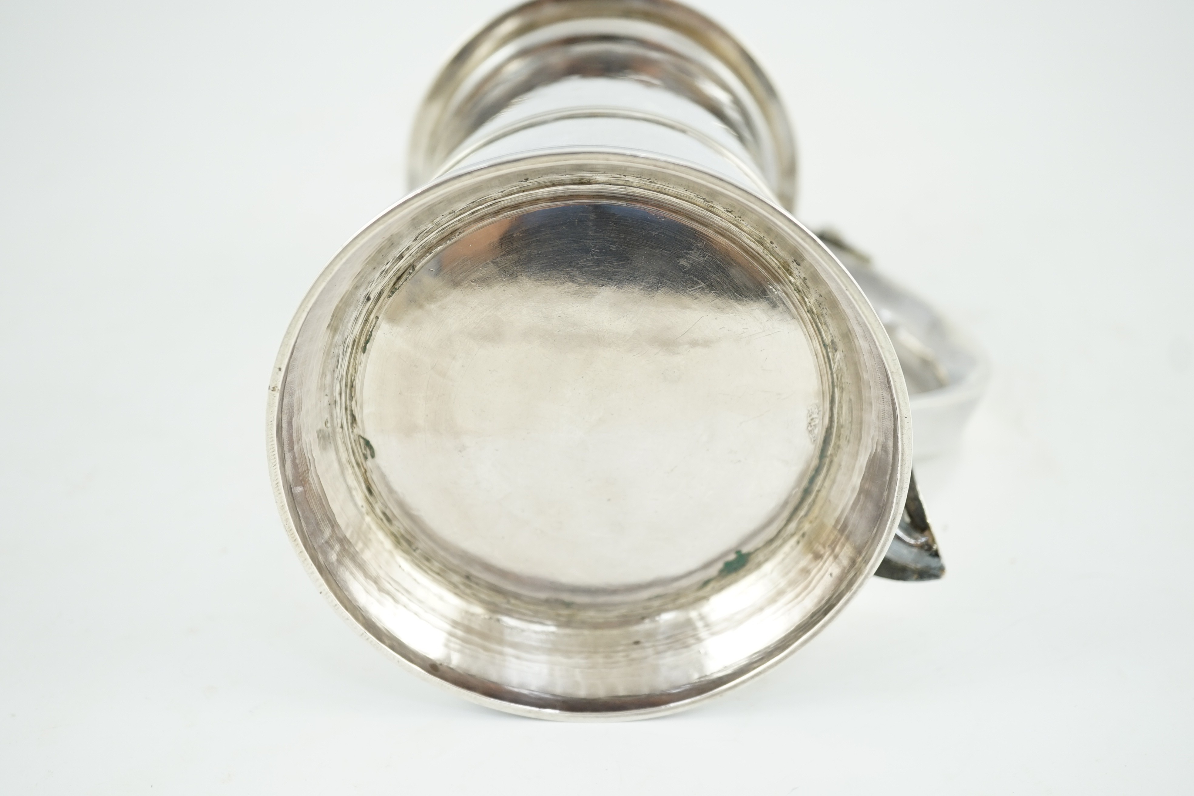 A George III silver tankard, maker I.D